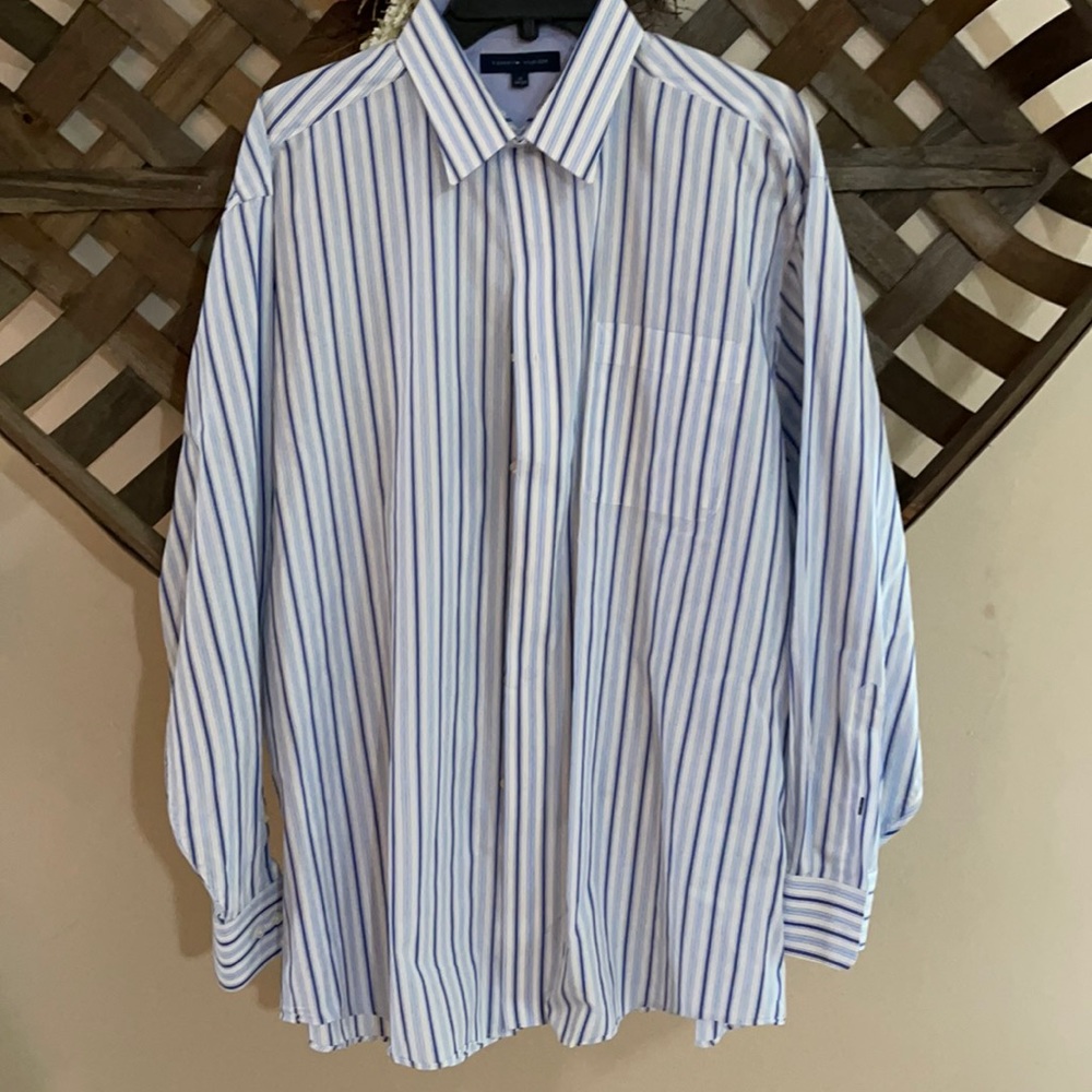 Tommy HilFiger Men's Button Down Dress Shirt Size 17 (34-35) Large